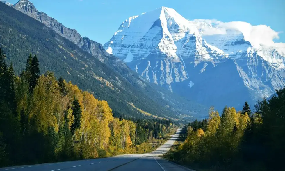 L'Ungheria sta costruendo un'autostrada a tre corsie di 80 km, mentre la Romania avrà un'autostrada est-ovest entro il 2027.